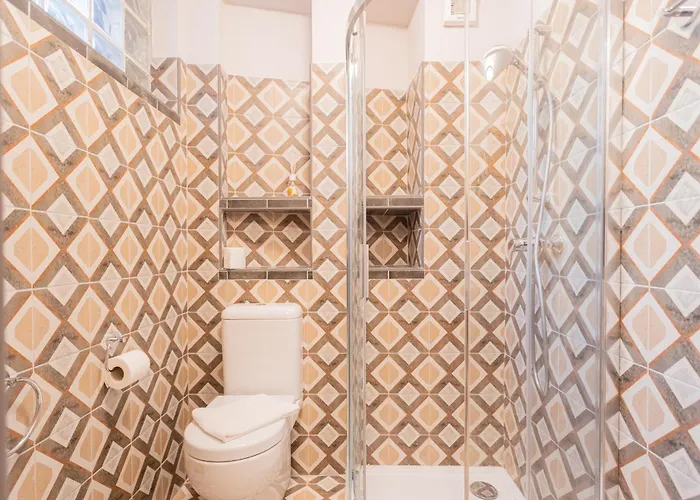 Castello With Jacuzzi & Priceless View By Rent Villa Argegno