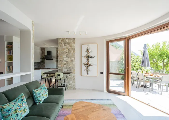 Castello With Jacuzzi & Priceless View By Rent Argegno