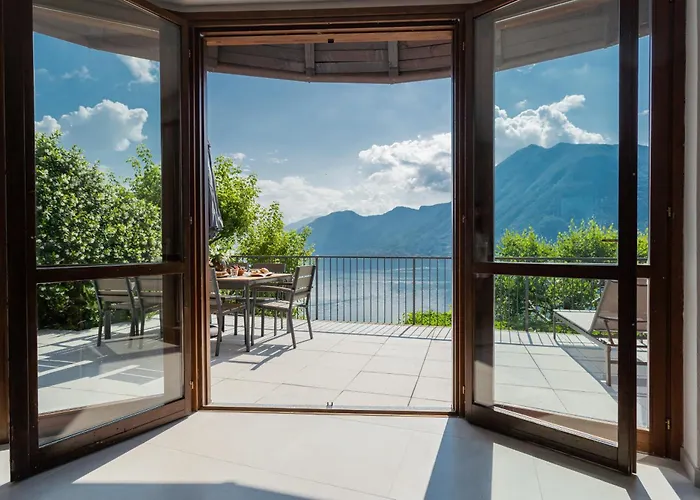 Castello With Jacuzzi & Priceless View By Rent Argegno