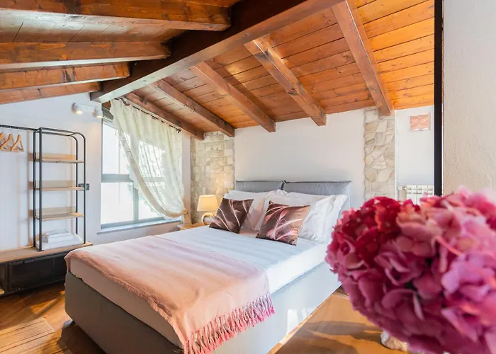 Castello With Jacuzzi & Priceless View By Rent Villa *