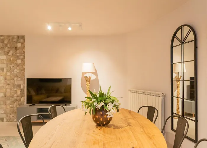 Castello With Jacuzzi & Priceless View By Rent Villa Argegno