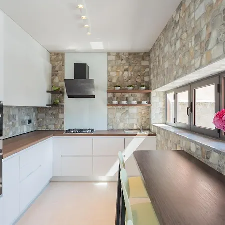 Castello With Jacuzzi & Priceless View By Rent Villa Argegno